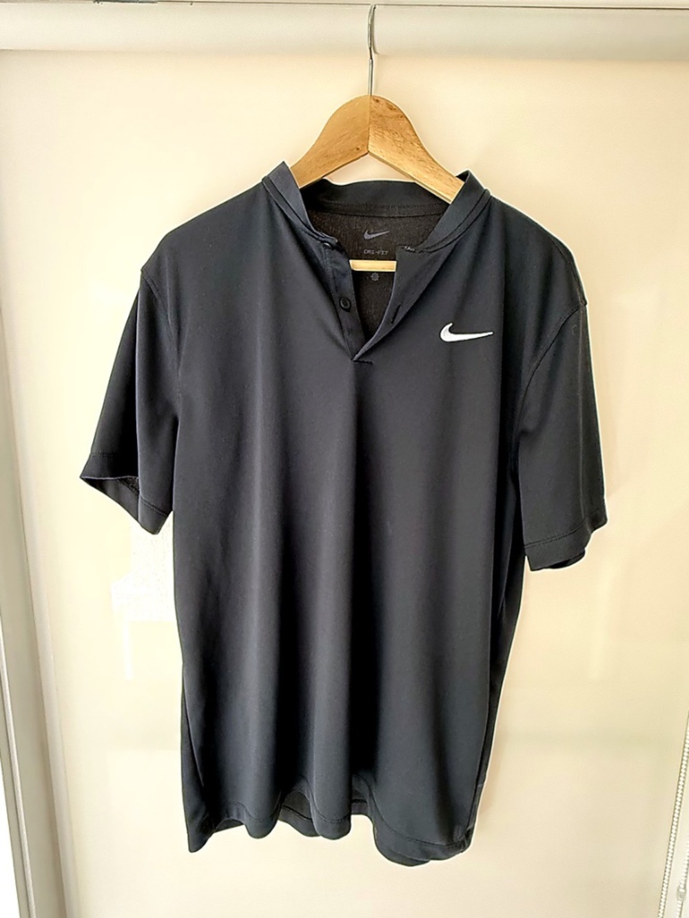 Nike Dri-FIT Black Short Sleeve Athletic Henley Shirt Size L